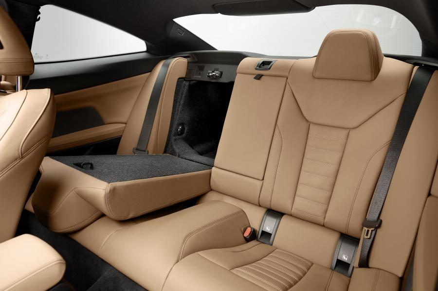 Интерьер BMW 430i Coupe Sport Line (G22) 2020 года  (WW) (фото 20 из 35)